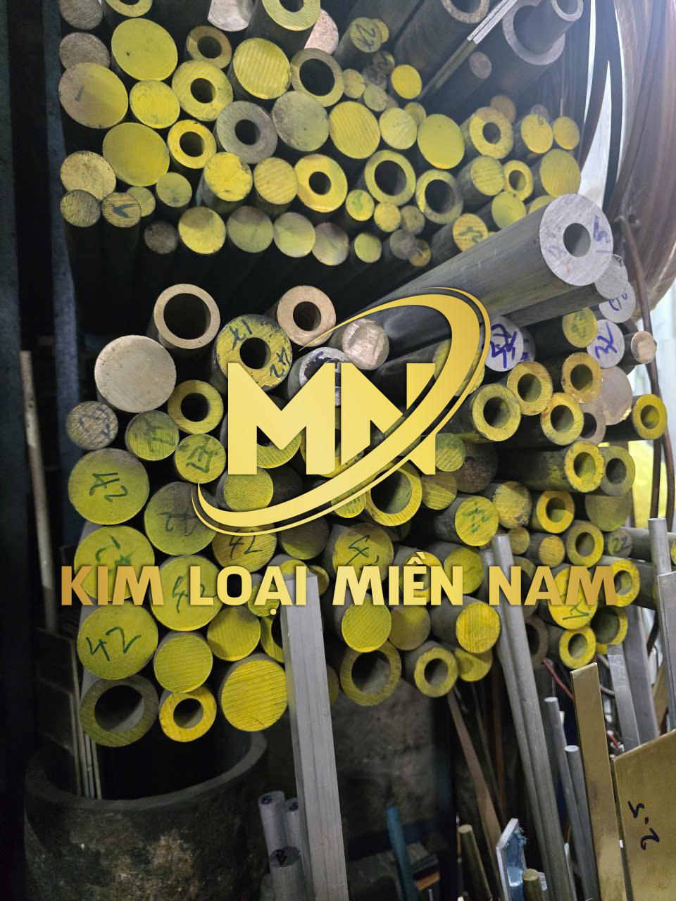 Đồng họp kim C95500 phi 40 dong hop kim C95500 phi 40